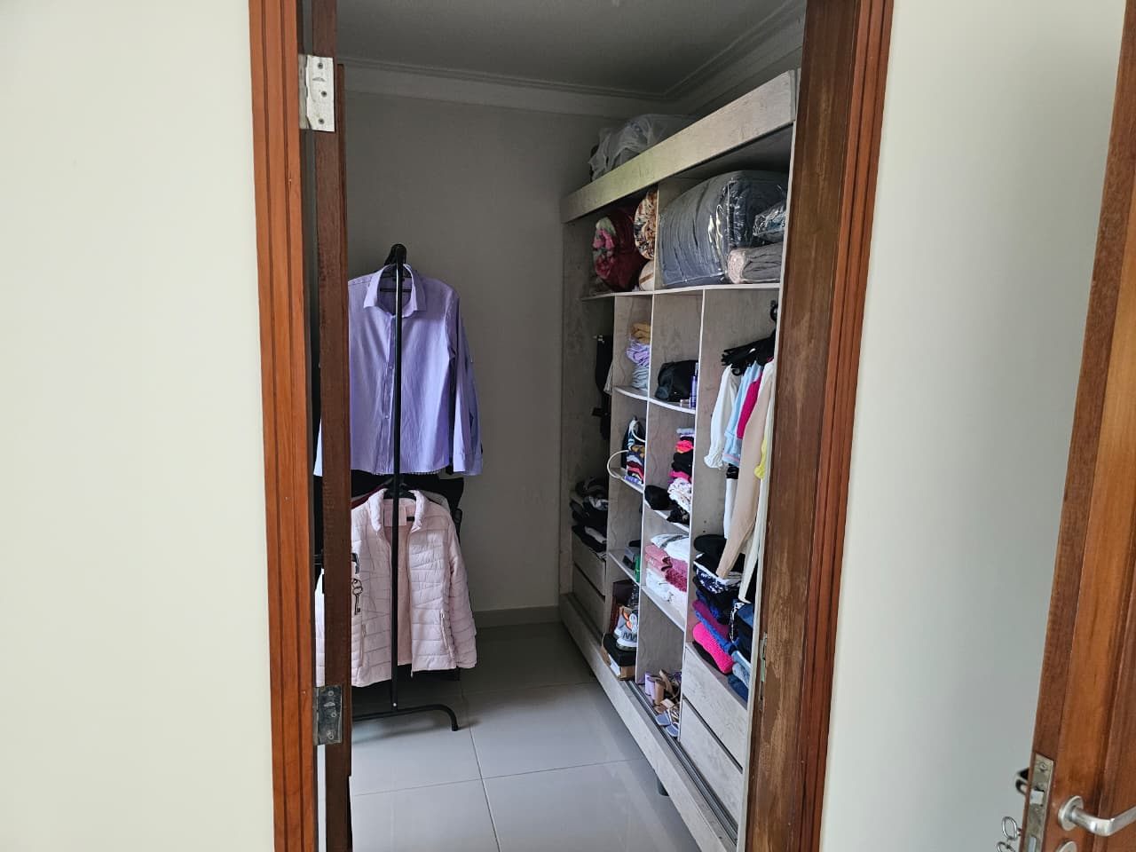 Duplex no Loteamento Conviver, Closet da suíte
