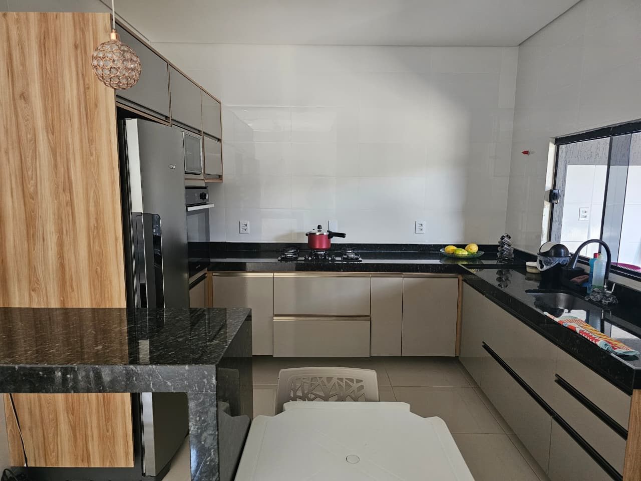 Duplex no Loteamento Conviver, Cozinha projetada, outro ângulo