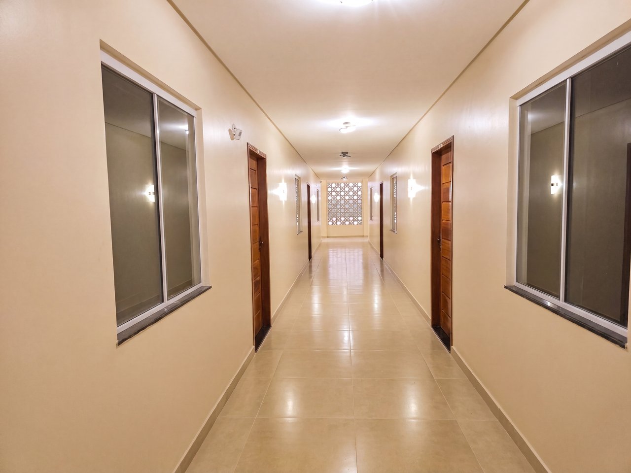 Apartamento no Edifício Castelo Plaza, Corredor do edifício